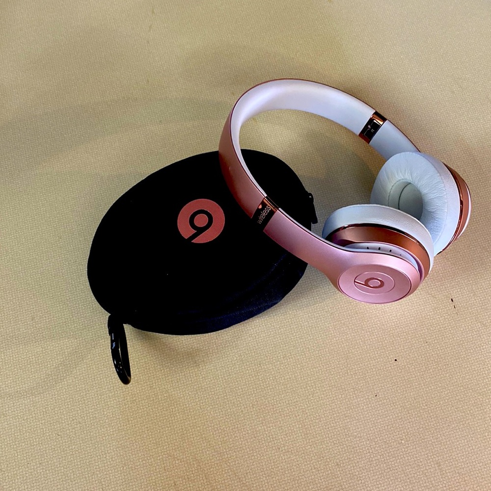 Beats solo3 wireless headphones